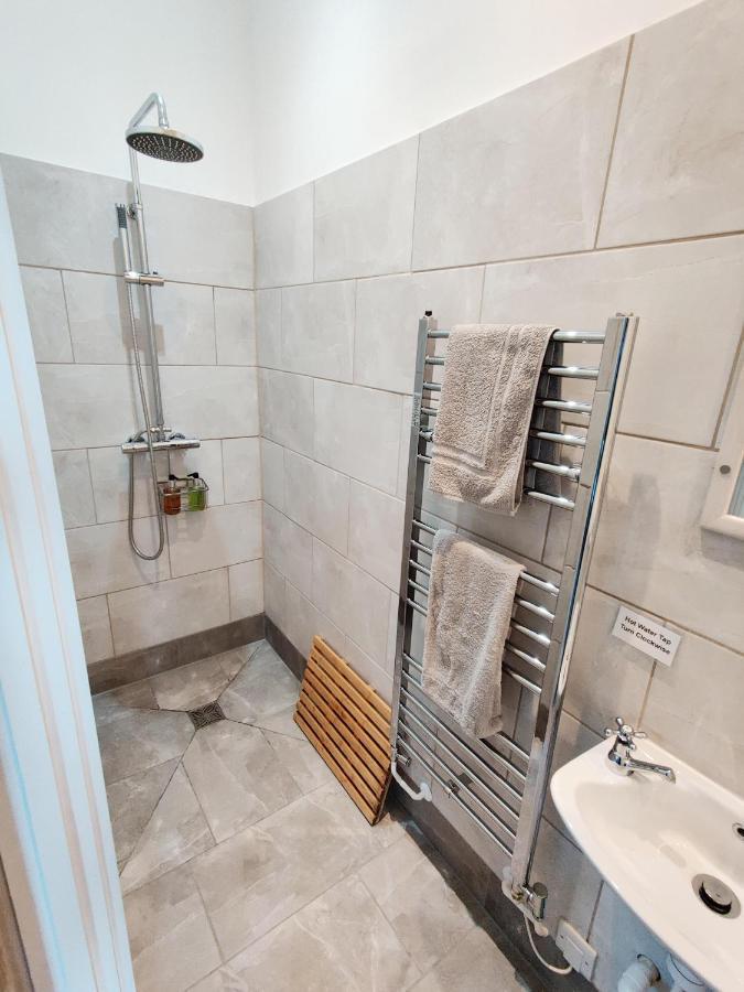 Rose Barn Apartment West Lavington Ngoại thất bức ảnh